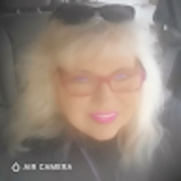 Meet your Posher, Cher - Picture 1 of 1